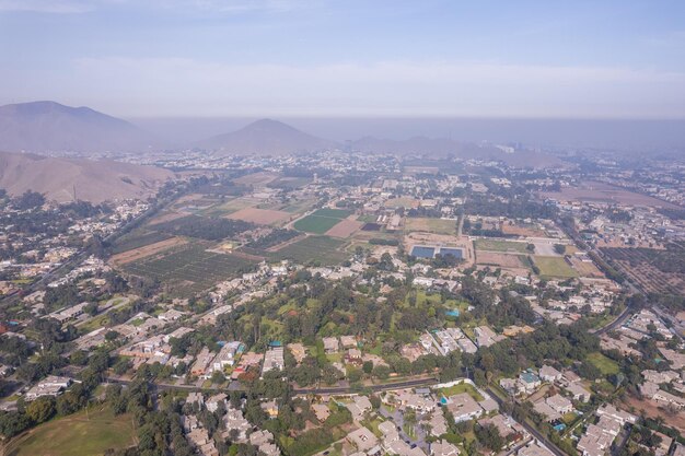 Luchtfoto van de wijk la molina in lima