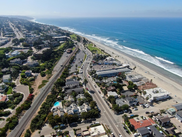 Luchtfoto van Del Mar kustlijn en strand, San Diego County, Californië, Usa.