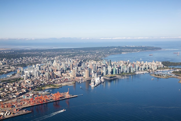 Luchtfoto van Downtown City Port en Harbor in Vancouver