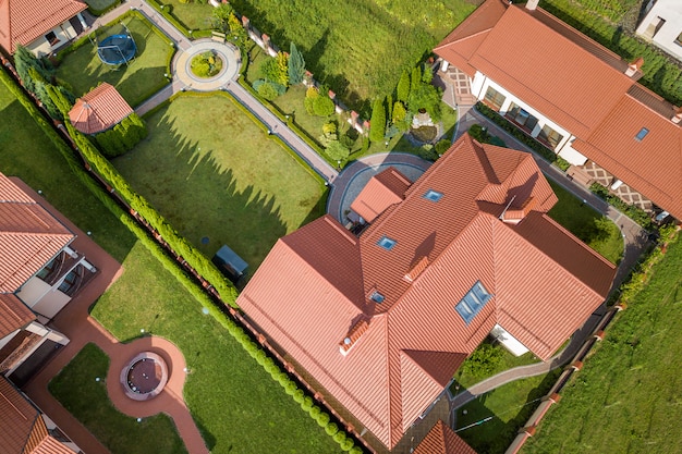 Luchtfoto van een residentieel nieuw huis.