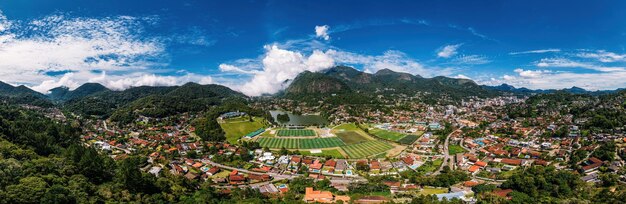 Foto luchtfoto van granja comary in teresopolis, brazilië