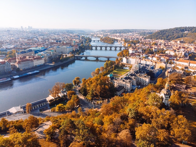 Luchtfoto van herfst Praag