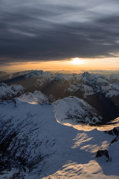 Luchtfoto van het Canadese Rocky Mountain-landschap