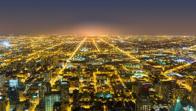 Luchtfoto van het centrum van chicago, nacht uitzicht