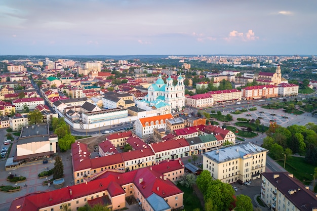 Luchtfoto van het historische centrum van Hrodna, Wit-Rusland