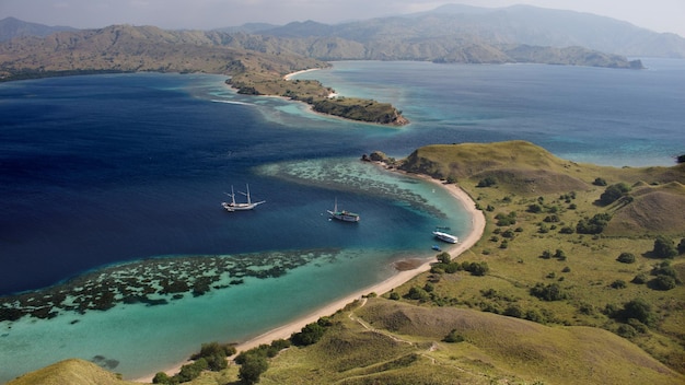 Luchtfoto van het Komodo Nationaal Park in Indonesië