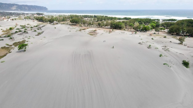 Luchtfoto van het prachtige landschap van Gumuk Pasir Yogyakarta