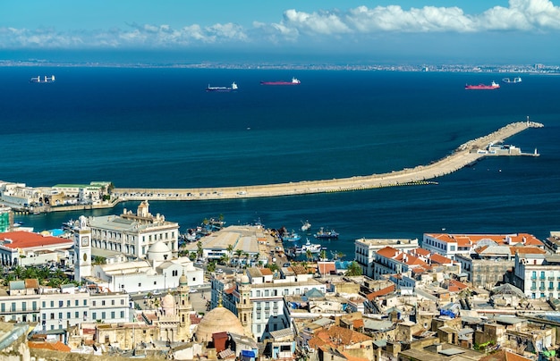 Luchtfoto van het stadscentrum van Algiers, de hoofdstad van Algerije