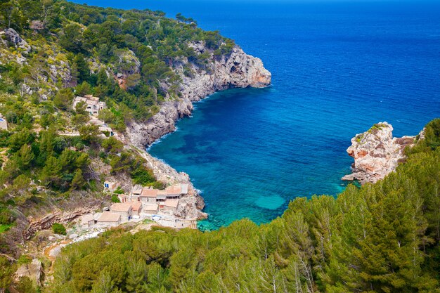 Luchtfoto van het strand cala de deia