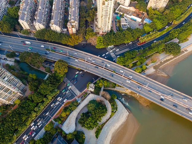 Luchtfoto van het viaduct van de stedelijke weg in fuzhou, china