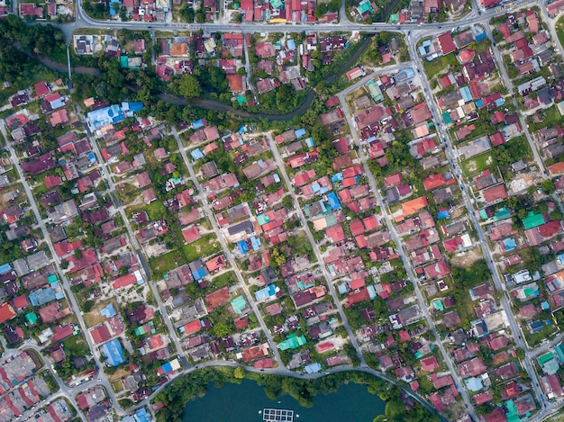 Luchtfoto van huizen in de stad