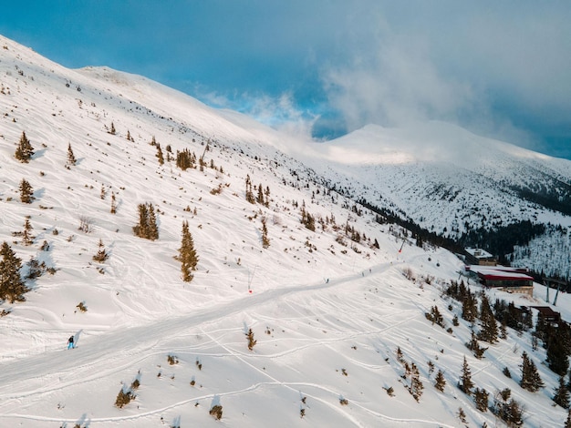 Luchtfoto van jasna skiresort slop en freeride zone