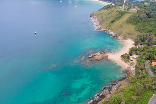 Luchtfoto van Khai-eiland in Phuket, Thailand