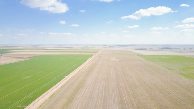 Luchtfoto van landerijen op Eastern Plains in het voorjaar.