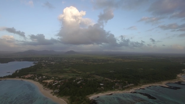 Luchtfoto van Mauritius met zijn kustlijn