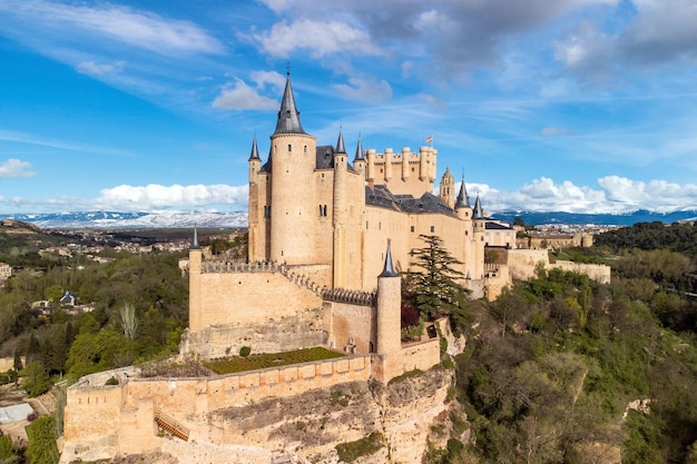 Luchtfoto van Segovia Alcazar beroemde bezienswaardigheid in Segovia Spanje Hoge kwaliteit fotografie