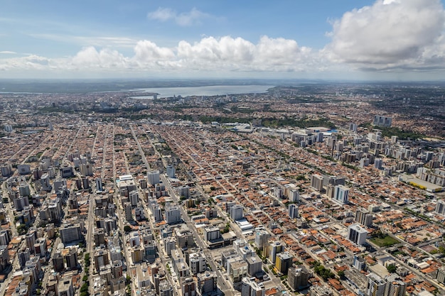 Luchtfoto van stranden in Maceio, Alagoas, noordoostelijke regio van Brazilië.