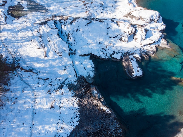 Luchtfoto van winter blauwe meren