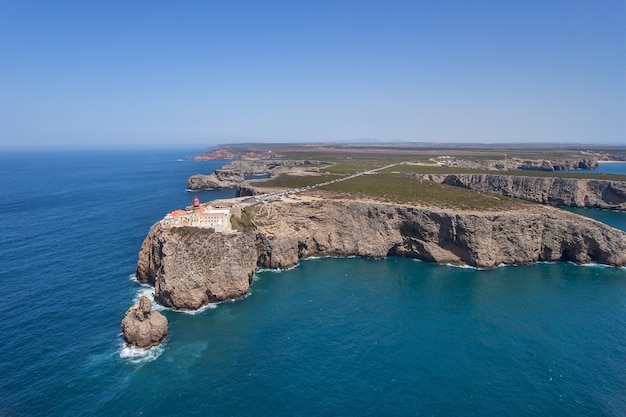 Luchtfoto. Vuurtoren Cabo Sao Vicente, drone gefilmd in Sagres. Portugal