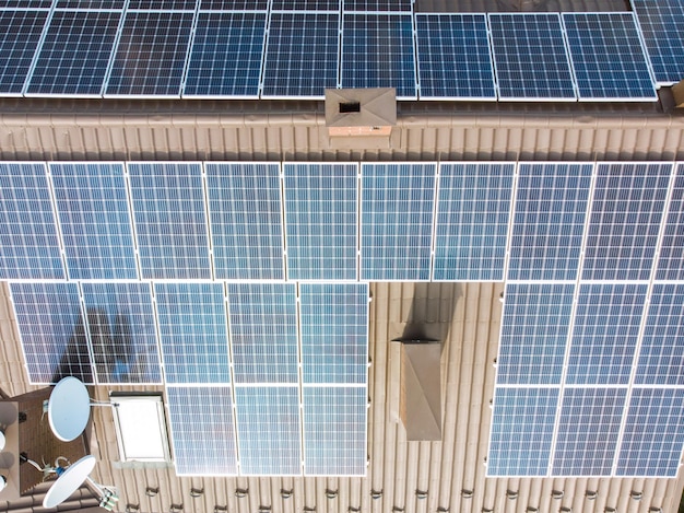 Luchtfoto zonnedak schone energie bovenaanzicht