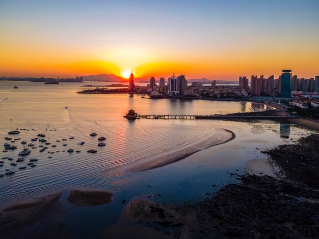 Luchtfotografie van de kustlijn van Qingdao