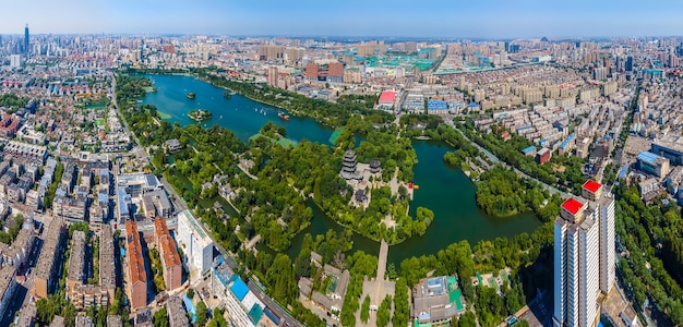 Luchtfotografie van Jinan Daming Lake Park