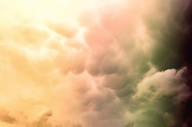 Luchtlandschap met wolken pastelkleuren