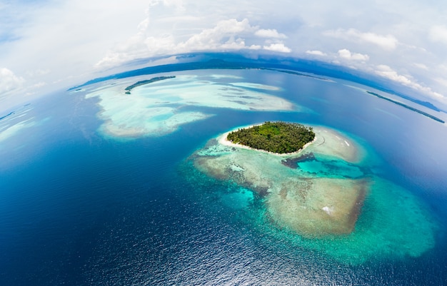 Luchtmening Banyak Islands Sumatra tropische archipel Indonesië