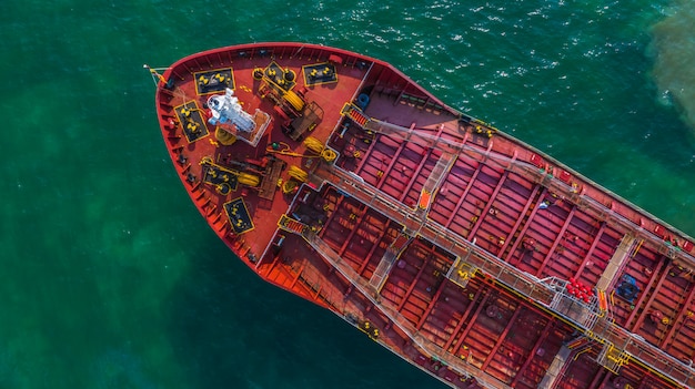 Luchtmening olie / chemische tanker in open zee