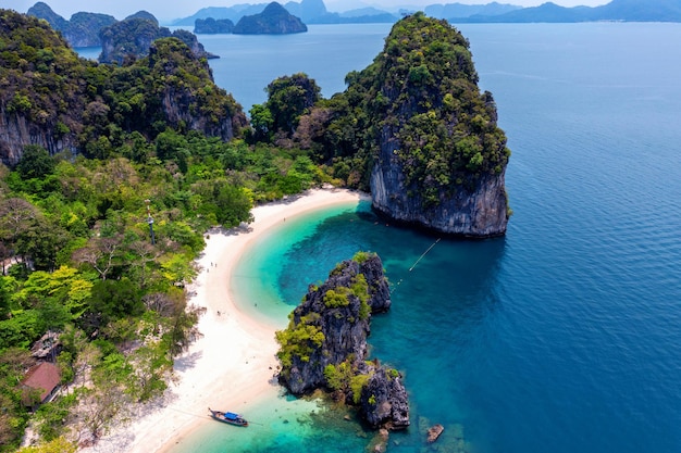 Foto luchtmening van koh hong-eiland in krabi thailand