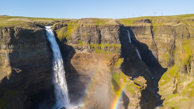 Luchtmening van mooie Waterval Haifoss in IJsland