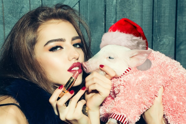 Lucky pig chinees nieuwjaar 2019 nieuwjaarsverkoop op chinese cosmetische dames met babyvarken met kerst