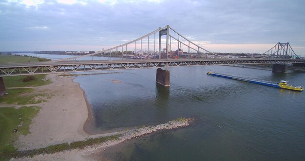 Luftaufnahmen drohne yuneec typhoon h rheinbrucke b288 krefeld duisburg