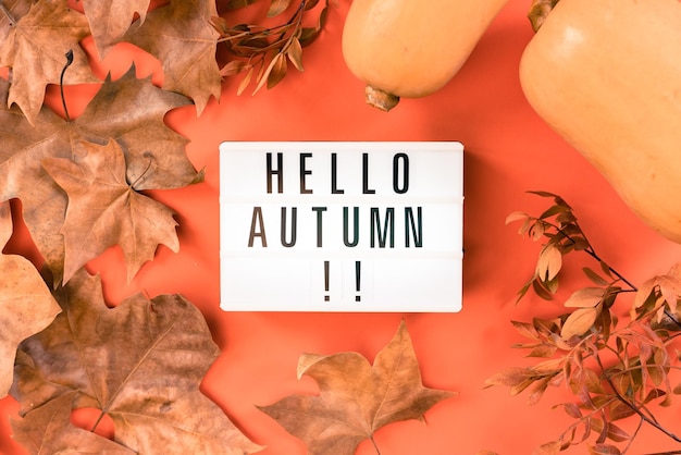 写真 こんにちは秋の文字で明るいレタリング