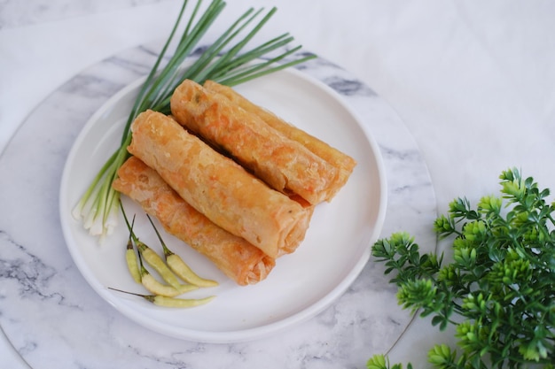 Lumpia of lunpia traditionele snacks uit Semarang Centraal-Java Indonesië Traditionele voorjaarsrol