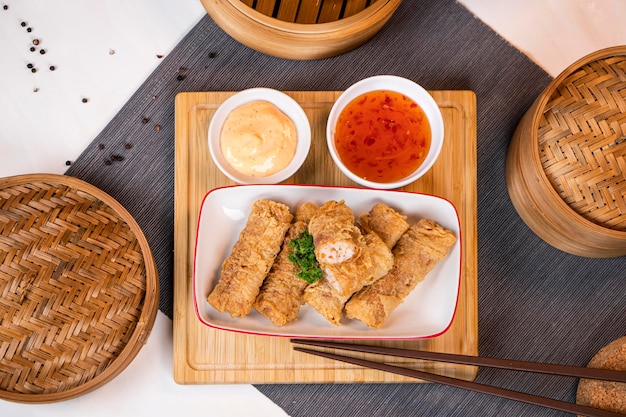 Foto lumpia skin tahu kip en garnalen loempia met beancurd