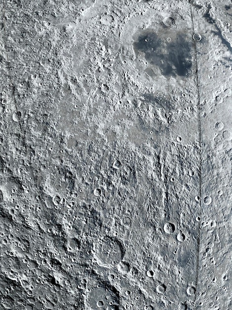 Foto primo piano dei crateri lunari della priorità bassa di struttura della luna