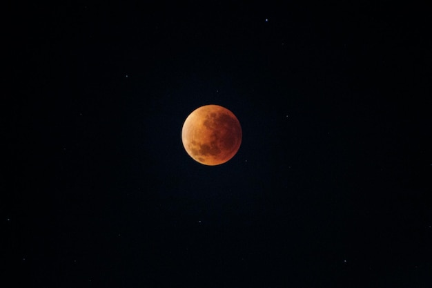 Foto eclissi lunare vista nel cielo di rio de janeiro