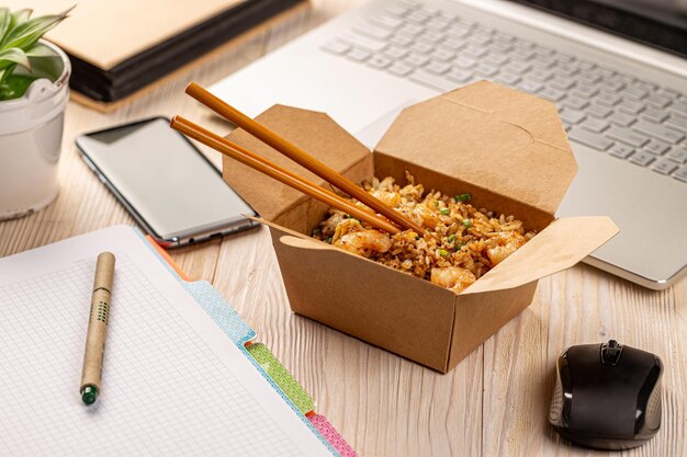 Premium Photo | Lunch at the office concept