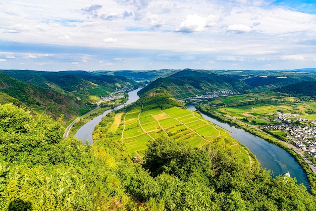 Lus van Bremm vanaf Calmont aan de romantische Moezel Moezel Panoramazicht Rijnland-Palts Duitsland