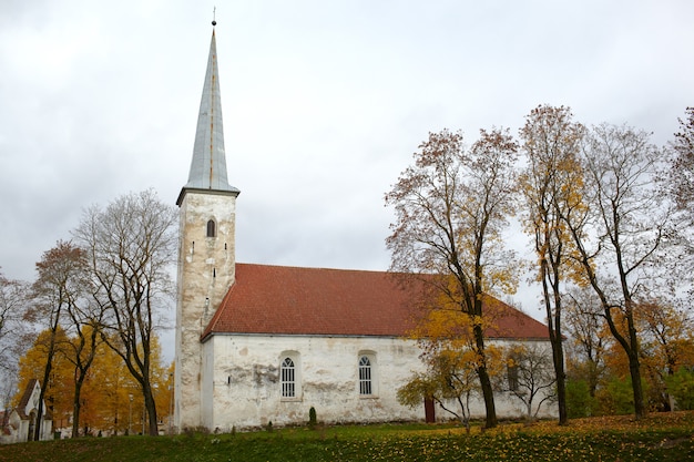 Foto chiesa luterana, johvi, estonia.