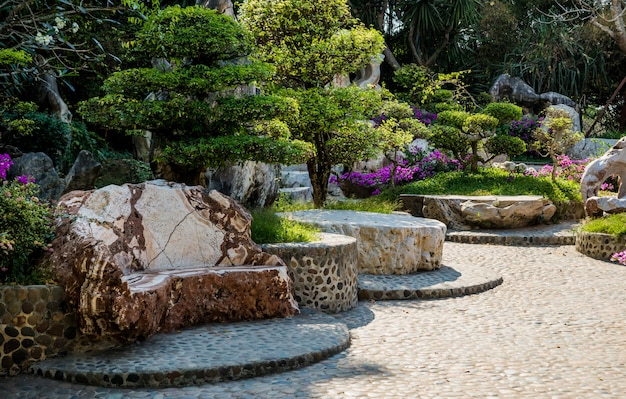 Luxe landschapsontwerp van de tropische tuin.