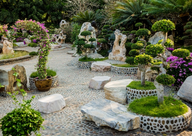 Luxe landschapsontwerp van de tropische tuin.