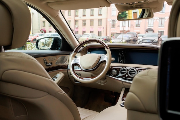 Foto luxe wit interieur van een premium auto foto van hoge kwaliteit