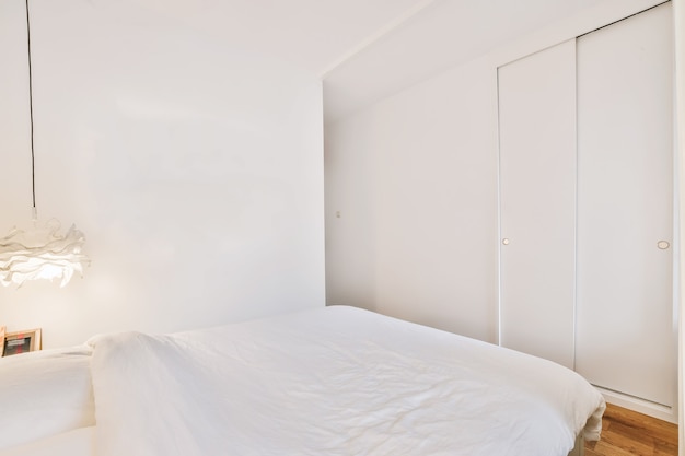 Foto camera da letto di lusso della casa in un bel design