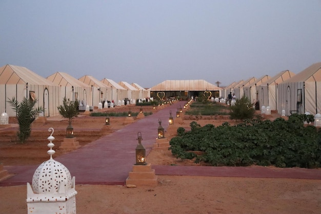 Photo luxury camp in the sahara desert of morocco