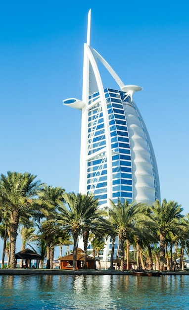 고급 호텔 Burj Al Arab Tower of the Arabs, 일컬어 아랍 항해