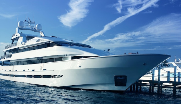 luxury life line