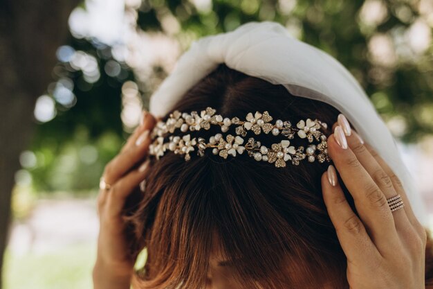 36 Pretty Wedding Flower Crown Looks To Influence Your Style