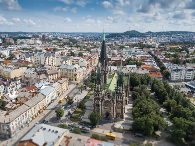 Lviv oekraïne panorama downtown vogelvlucht het historische deel van de stad drone